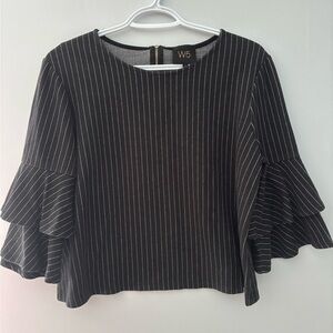 401T W5 Black and White Striped Women's Top
